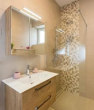 Luksic Apartment *